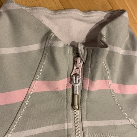 Lululemon Forme Jacket Cuffins Pop Stripe Heathered Dune / Barely Pink -size 10 - Picture 2 of 16